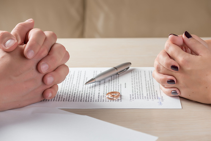 3 Ways to Keep Your Divorce Out of Court