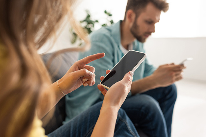 social-media-texting-and-divorce-issues-jackson-MI-family-law-and-divorce-attorneys